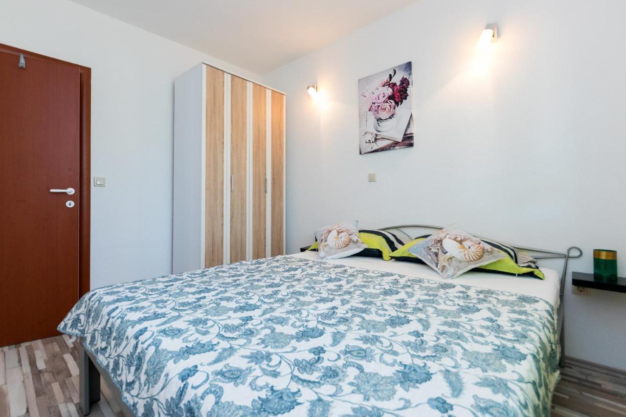 Apartments And Rooms With Parking Space Grebastica, Sibenik - 17831 Luaran gambar