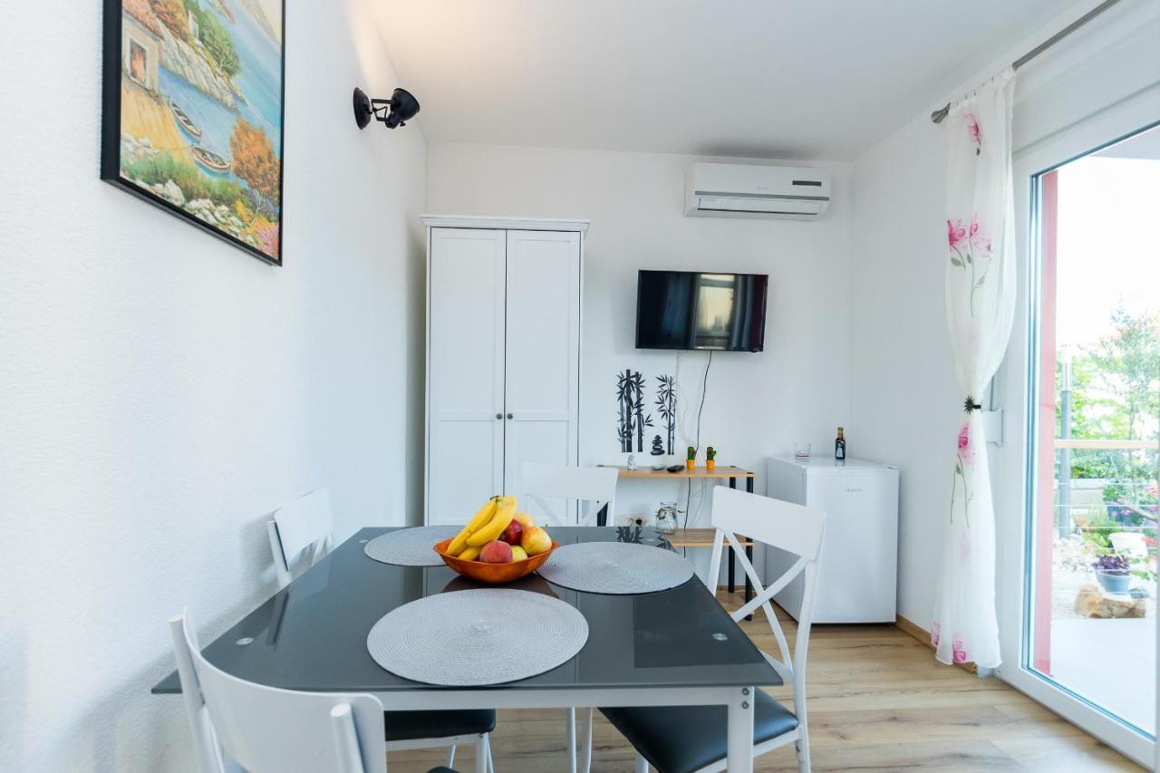 Apartments And Rooms With Parking Space Grebastica, Sibenik - 17831 Luaran gambar
